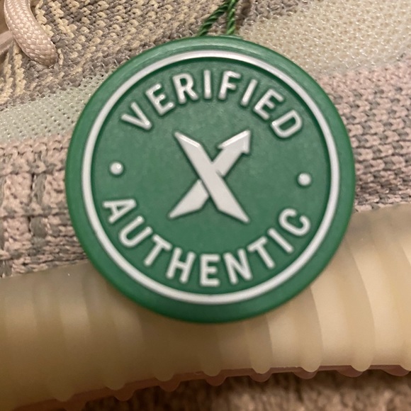 Yeezy Boost 350 V2 Citrin (Non-Reflective) NWT - Picture 8 of 12